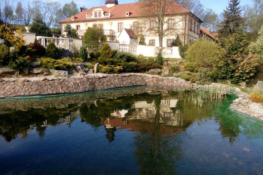 Zámeček Zdíky - Moderní malý apartmán Bujanov Exteriér fotografie